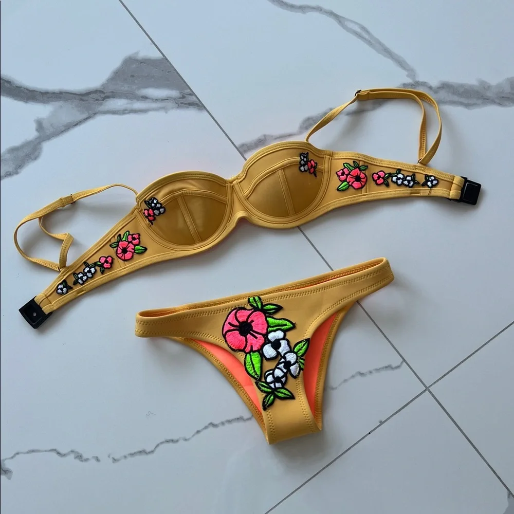 🚨SEND OFFERS🚨Triangl Swimwear Yellow Floral Bikini